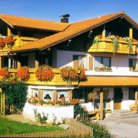 Gaestehaus Kerpf Inclusive Koenigscard Pensión Nesselwang